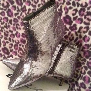 SZ 9 👢💃SEQUIN BOOTIES COLOR PEWTER 1IN HEEL